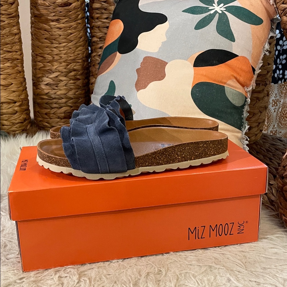 NWT - Miz Mooz Rocio Sandal in Marine, Size 37